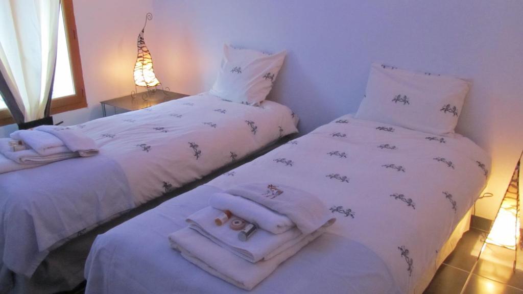 Le Mas Shabanou Bed and Breakfast Roquefort Les Pins Værelse billede