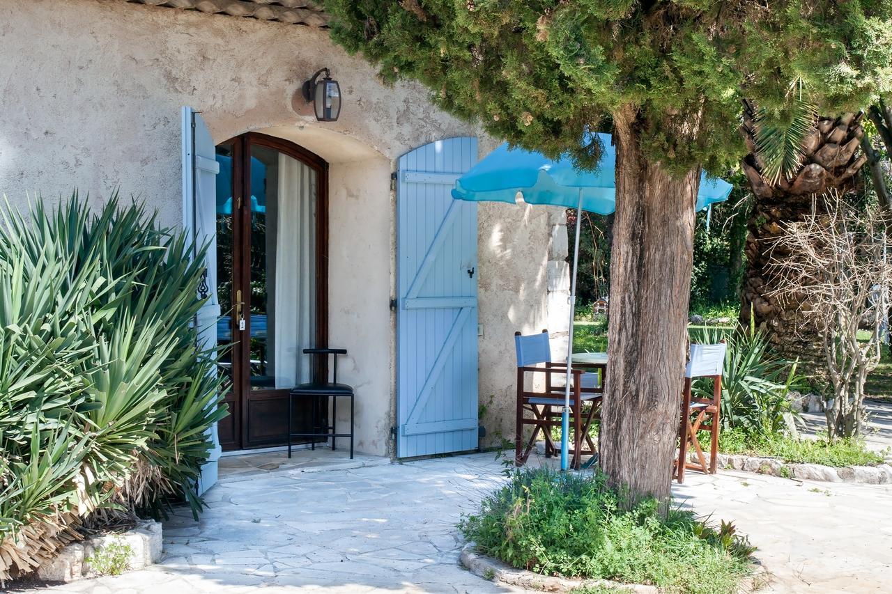 Le Mas Shabanou Bed and Breakfast Roquefort Les Pins Eksteriør billede