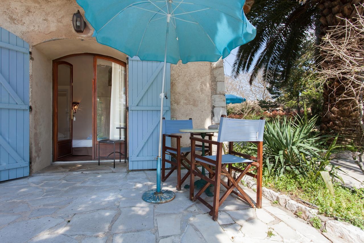 Le Mas Shabanou Bed and Breakfast Roquefort Les Pins Eksteriør billede