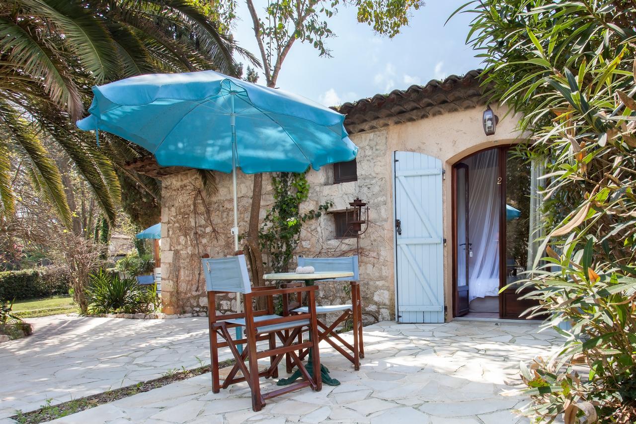Le Mas Shabanou Bed and Breakfast Roquefort Les Pins Eksteriør billede