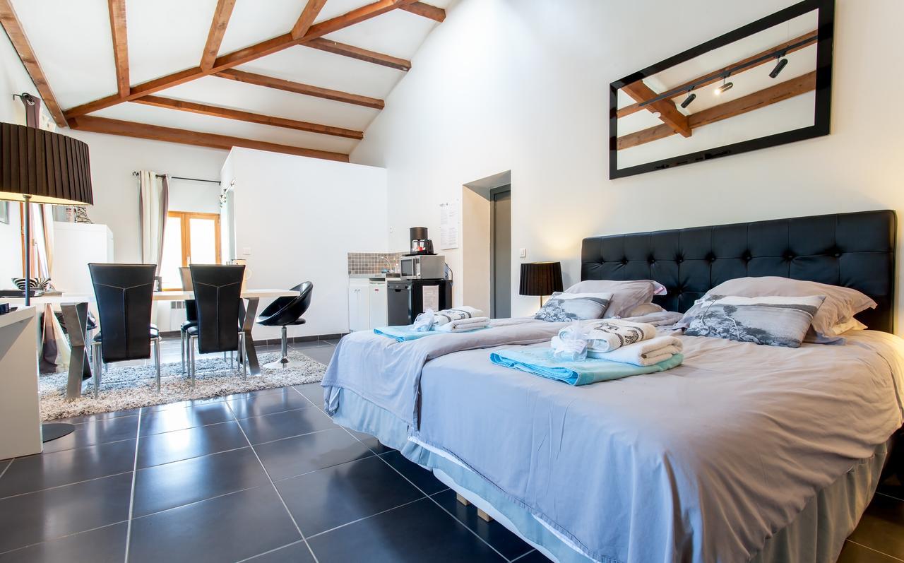 Le Mas Shabanou Bed and Breakfast Roquefort Les Pins Eksteriør billede