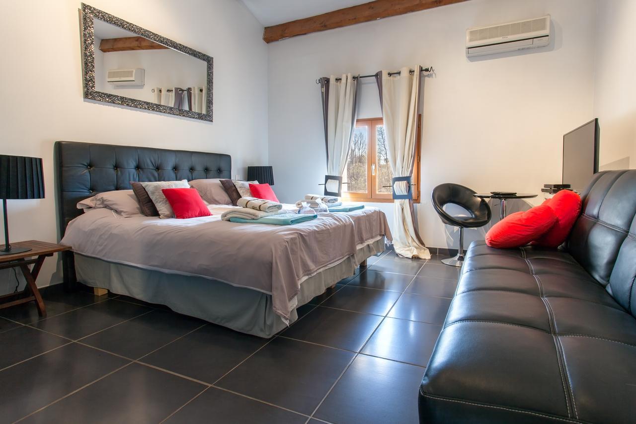 Le Mas Shabanou Bed and Breakfast Roquefort Les Pins Eksteriør billede