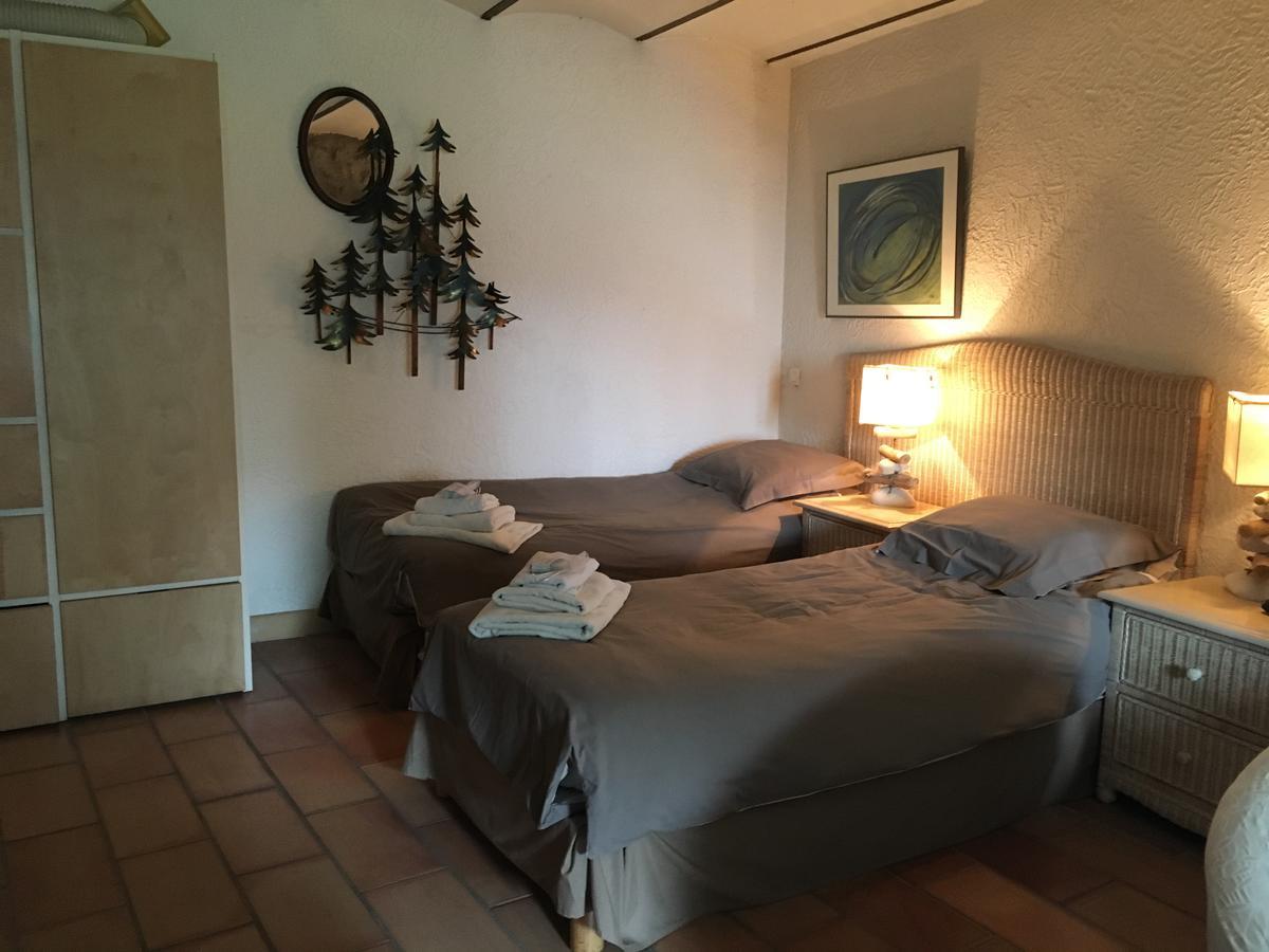 Le Mas Shabanou Bed and Breakfast Roquefort Les Pins Eksteriør billede