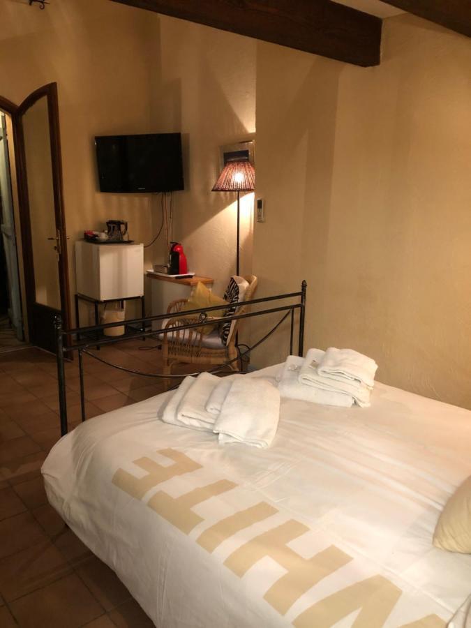 Le Mas Shabanou Bed and Breakfast Roquefort Les Pins Eksteriør billede