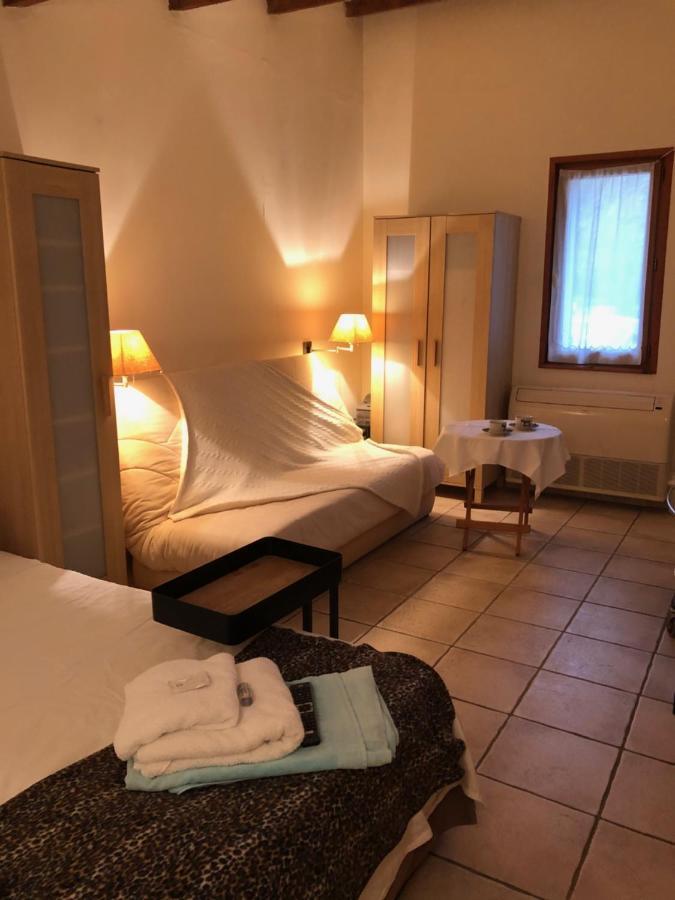 Le Mas Shabanou Bed and Breakfast Roquefort Les Pins Eksteriør billede